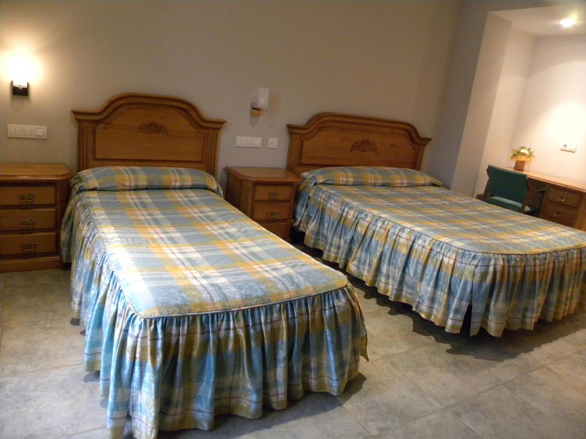 Hotel Duque De Calabria Манзанера Стая снимка