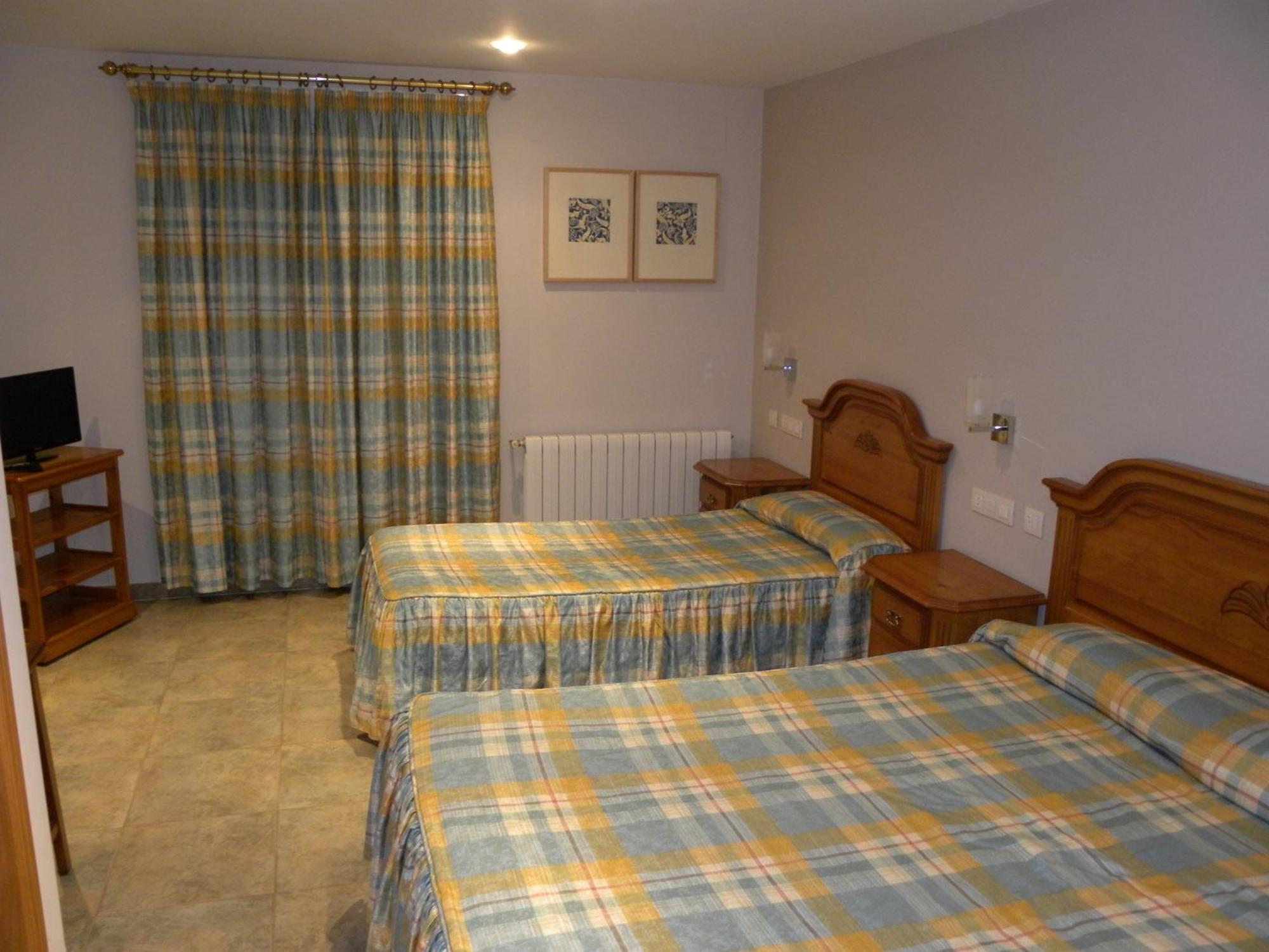 Hotel Duque De Calabria Манзанера Стая снимка