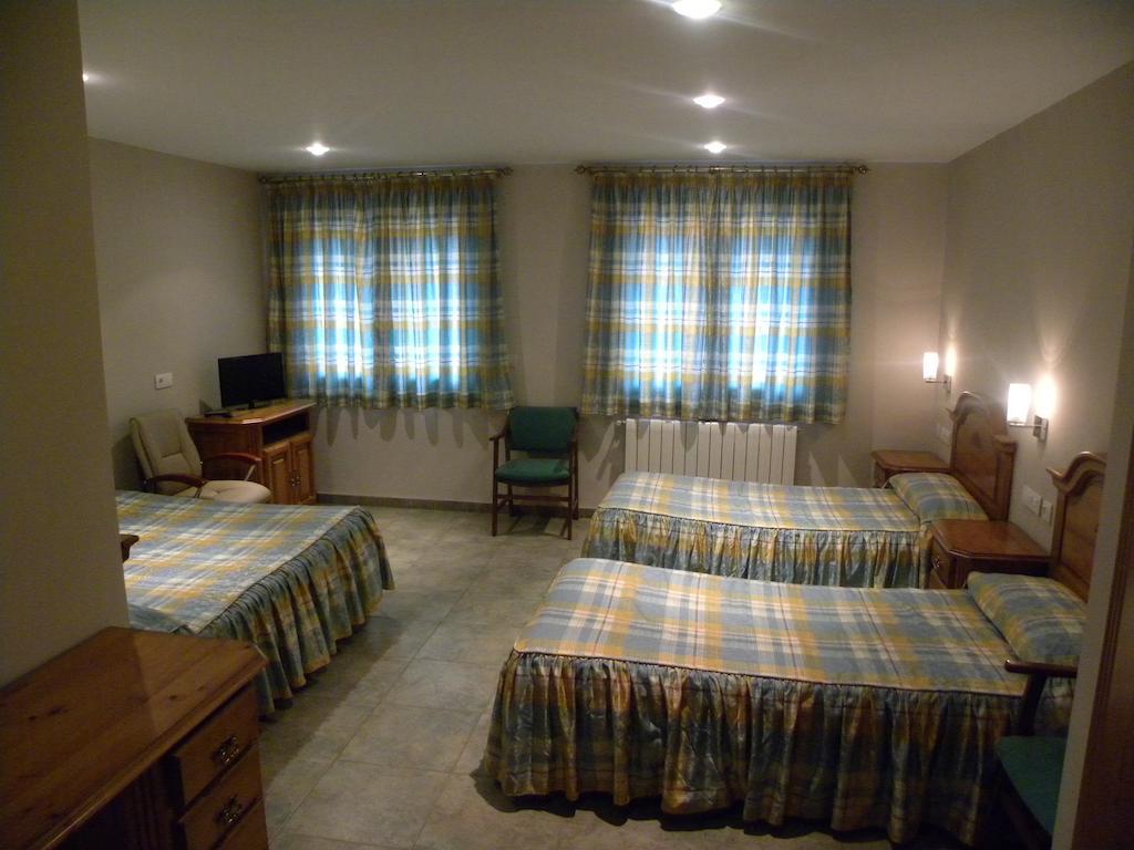 Hotel Duque De Calabria Манзанера Стая снимка